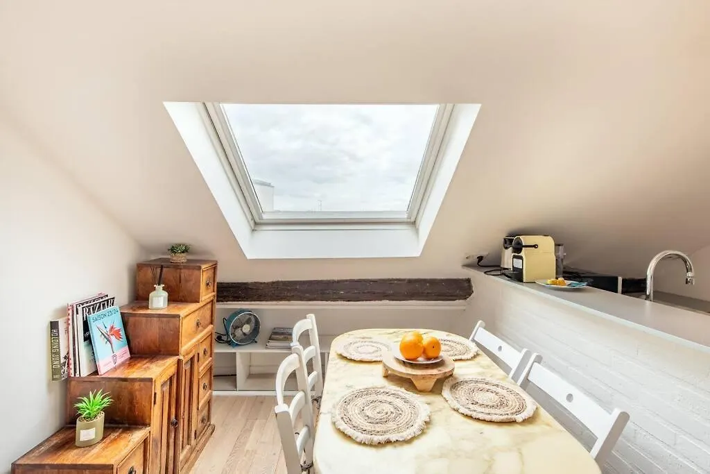 Heart Of Saint-germain Only 3 Minutes From The Amaizing Luxembourg Gardens Apartment
