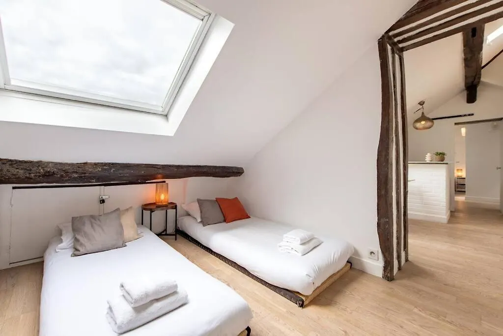 Apartment Heart Of Saint-germain Only 3 Minutes From The Amaizing Luxembourg Gardens