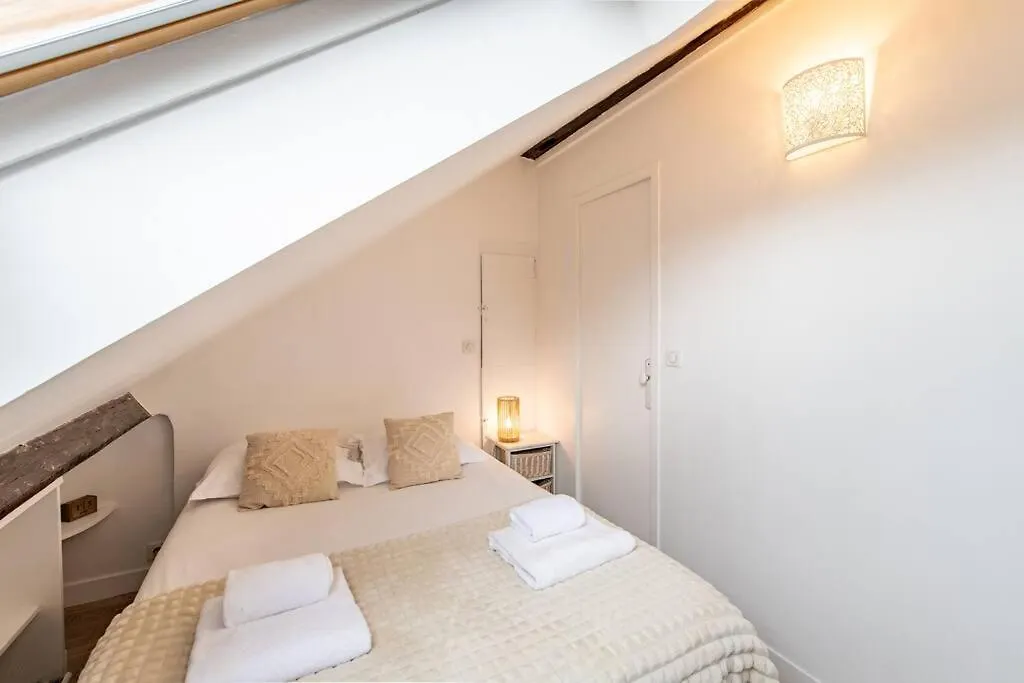 Apartment Heart Of Saint-germain Only 3 Minutes From The Amaizing Luxembourg Gardens *