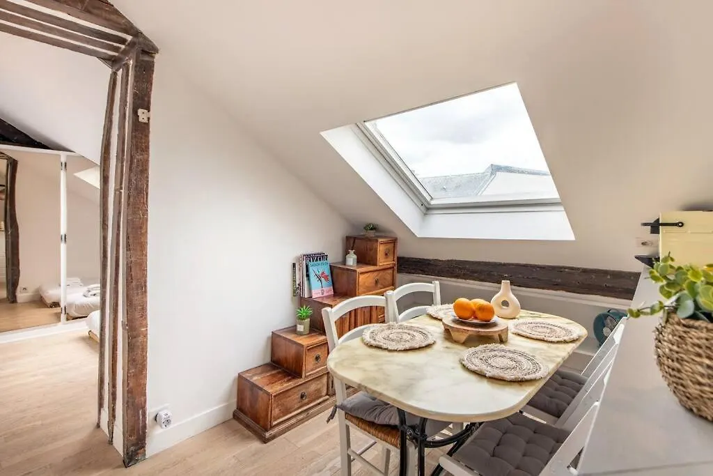 Heart Of Saint-germain Only 3 Minutes From The Amaizing Luxembourg Gardens * Paris
